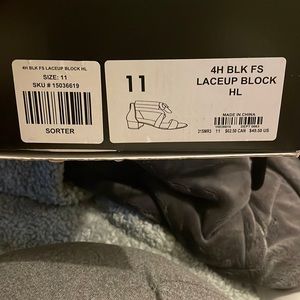 Short block lace heel